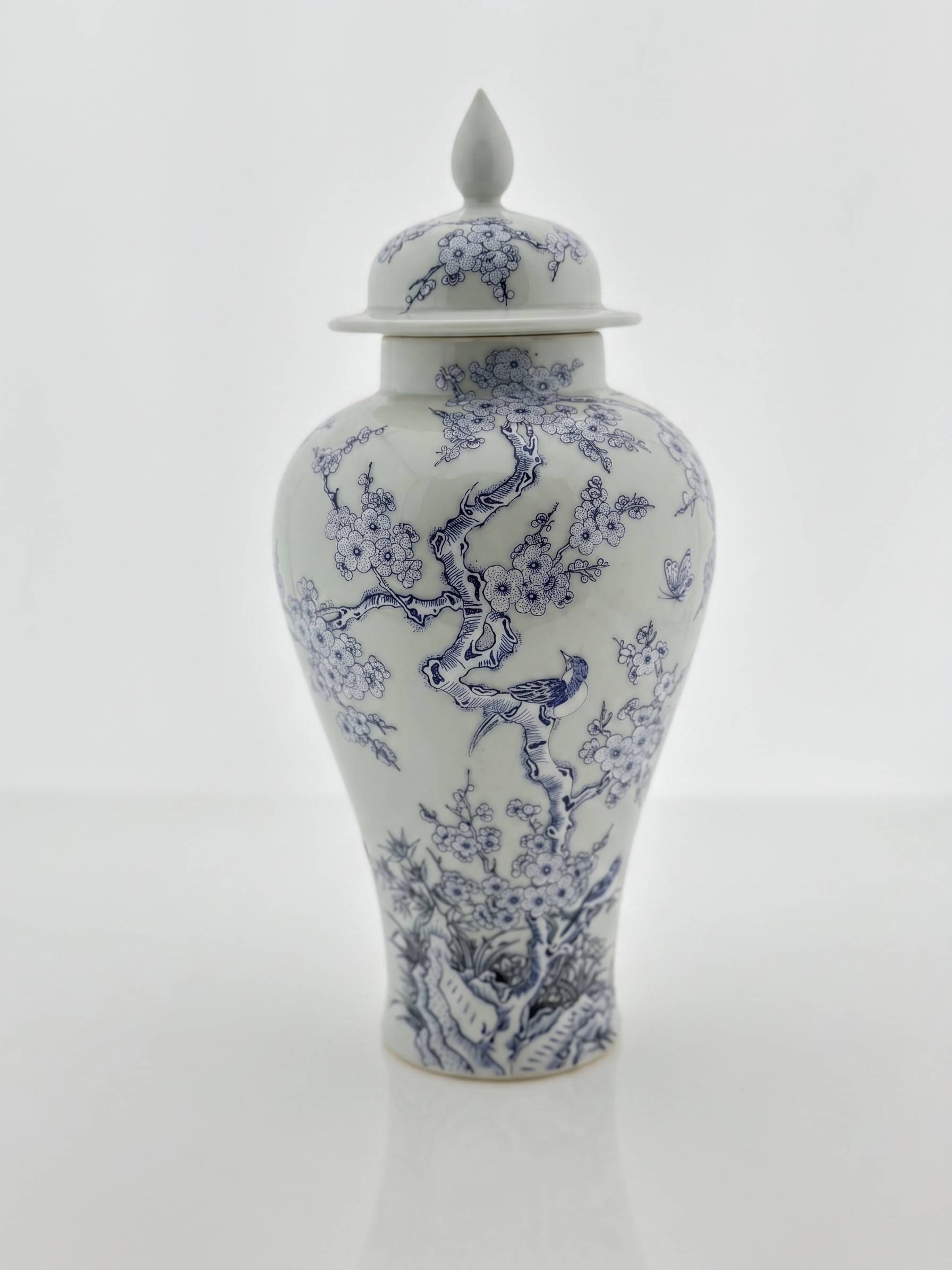Urn - Bloesemprint witblauw